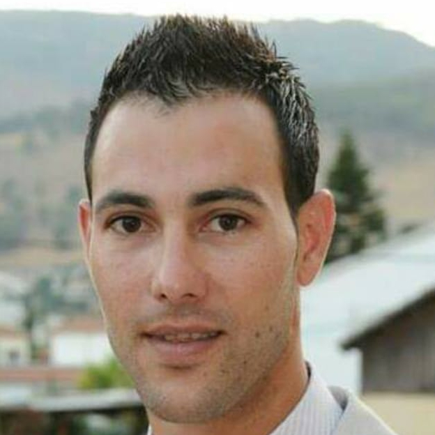 עלי ראסלן - קבלן אבנים משתלבות , תמונת פנים