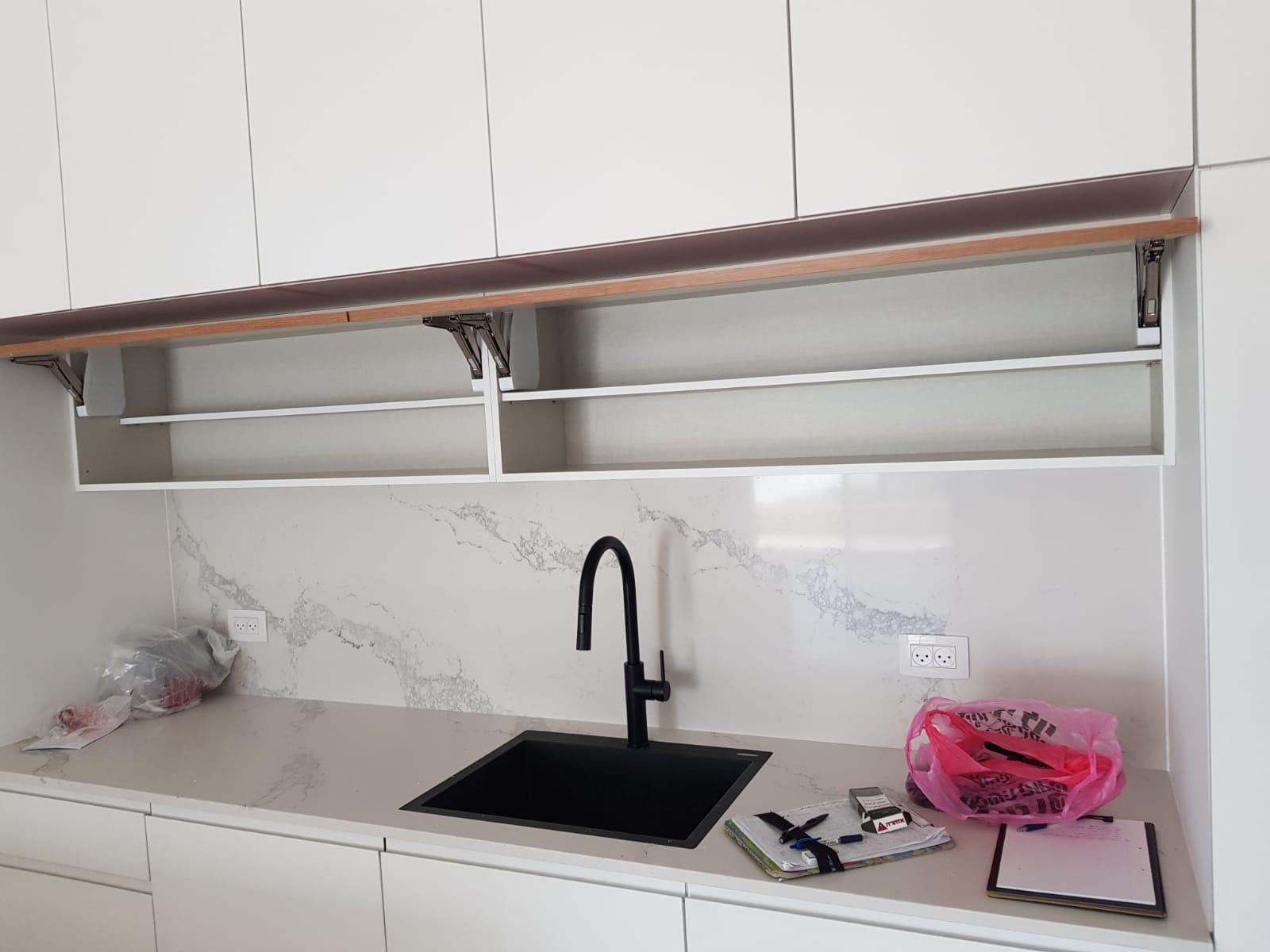 תכנון, ייצור והתקנה של מטבח