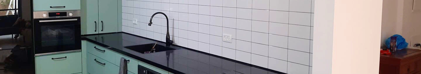 צילום מעבודה של אלכסנדר בייס