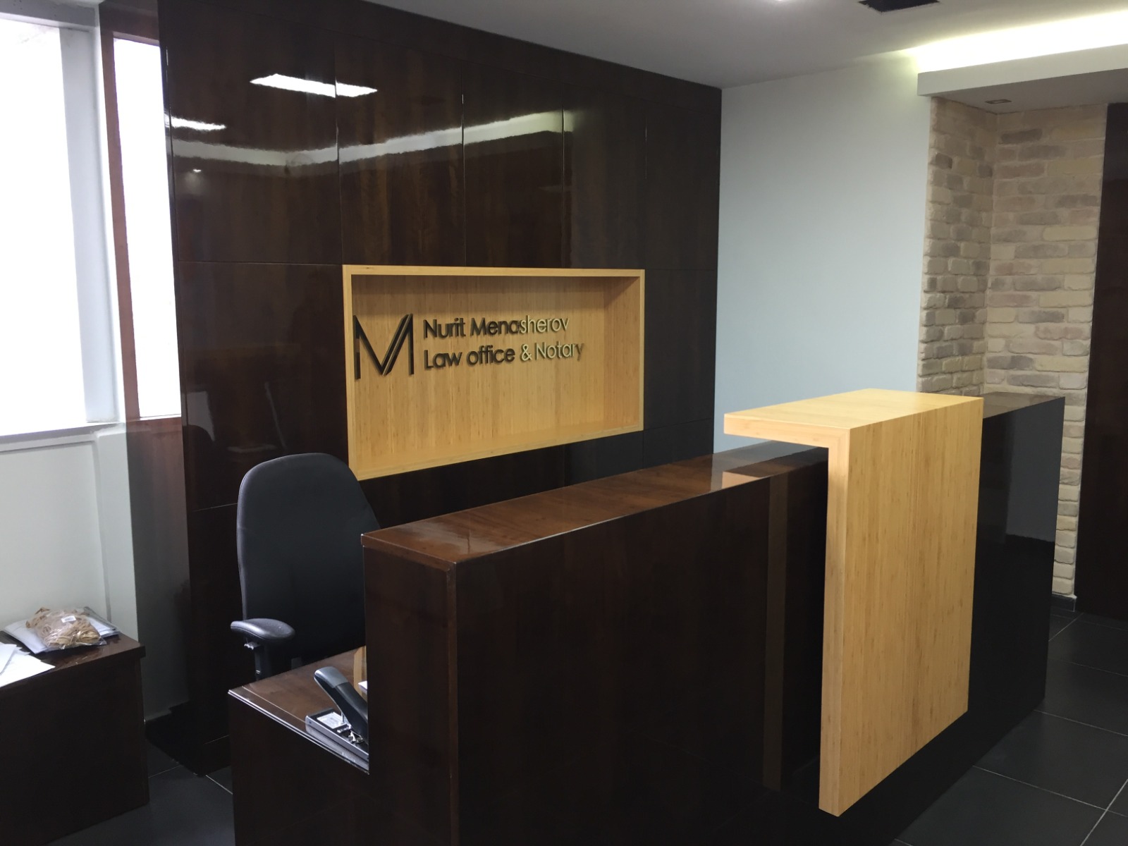 עבודות נגרות במשרד