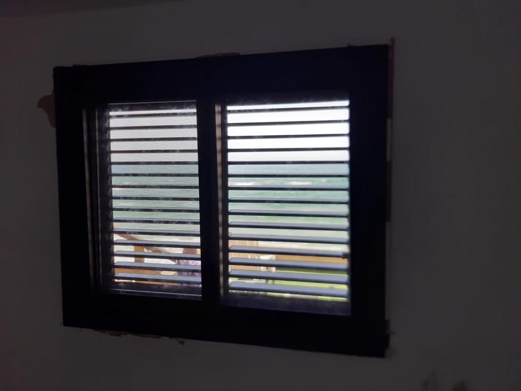 חלונות אלומיניום