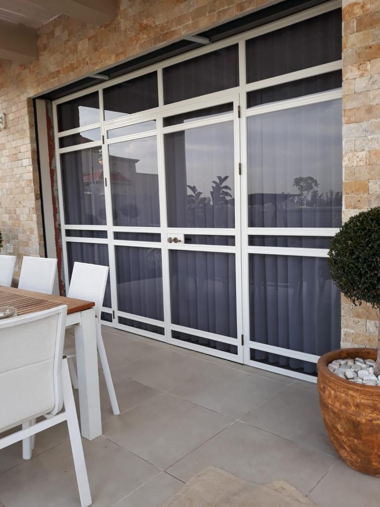 חלונות ודלתות אלומיניום