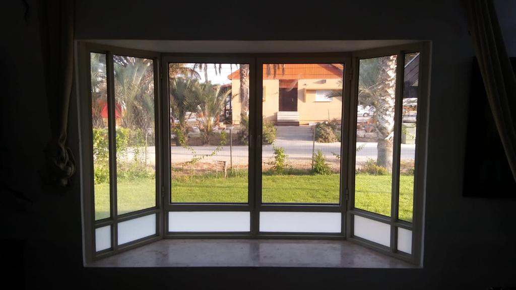 חלונות ודלתות אלומיניום