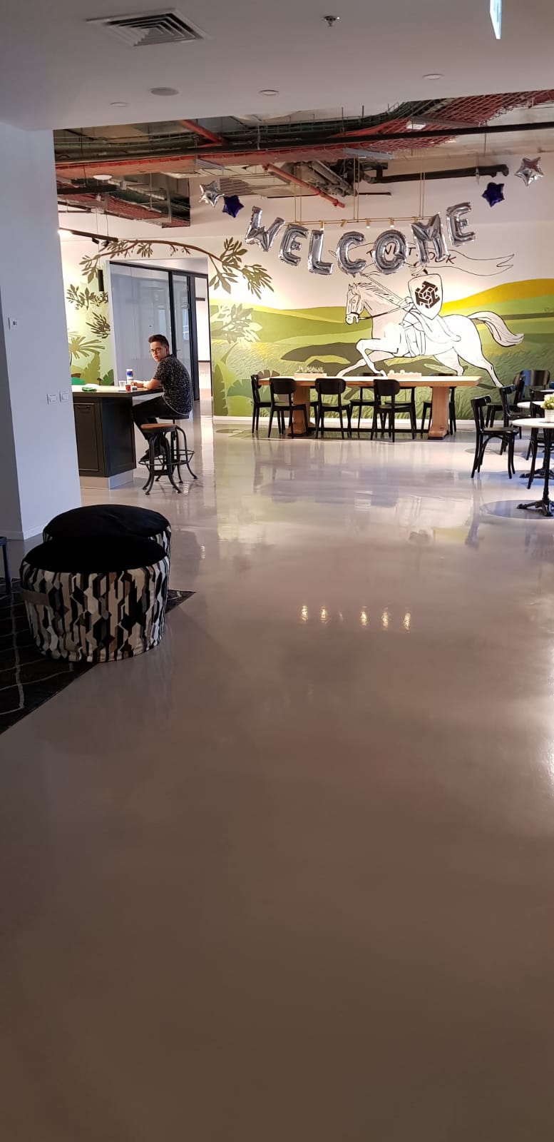 חומר מיקרו תופינג ובטון מוחלק