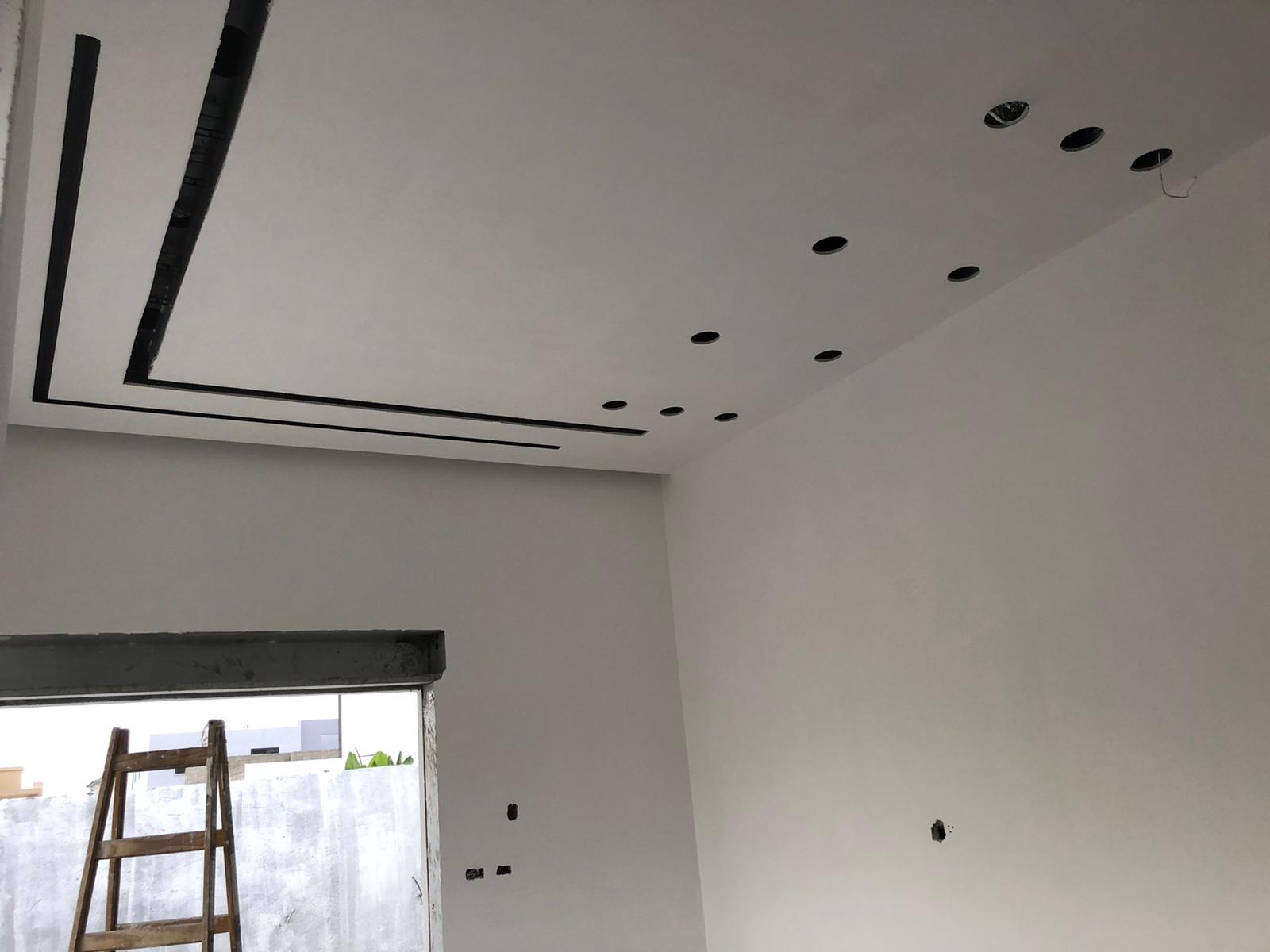 עבודת גמר בדירה