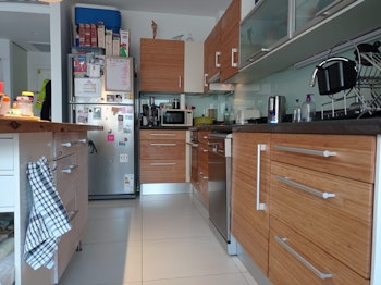 החלפת דלתות במטבח, במבוק.