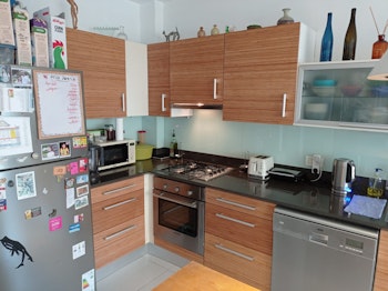 החלפת דלתות במטבח, במבוק.