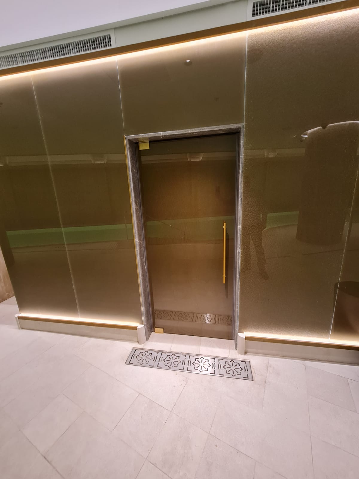 שיפוץ ספא ובריכה במלון