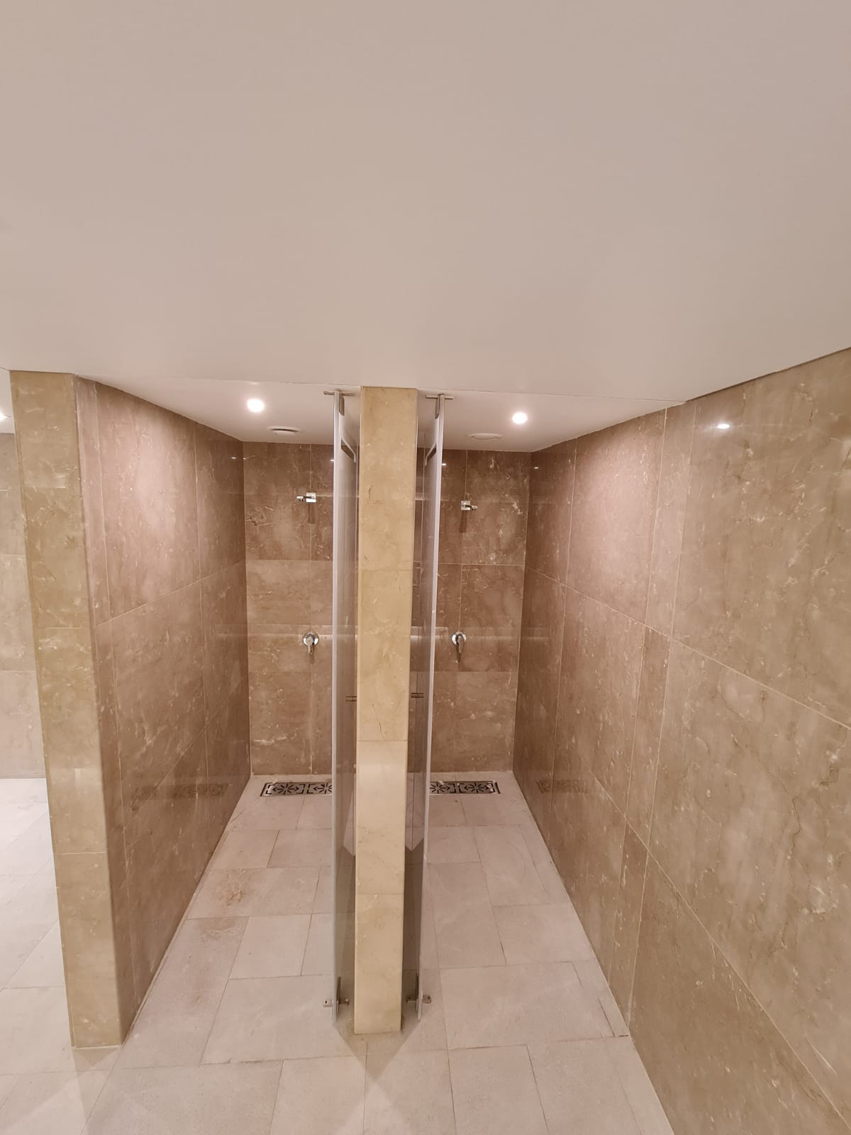 שיפוץ ספא ובריכה במלון