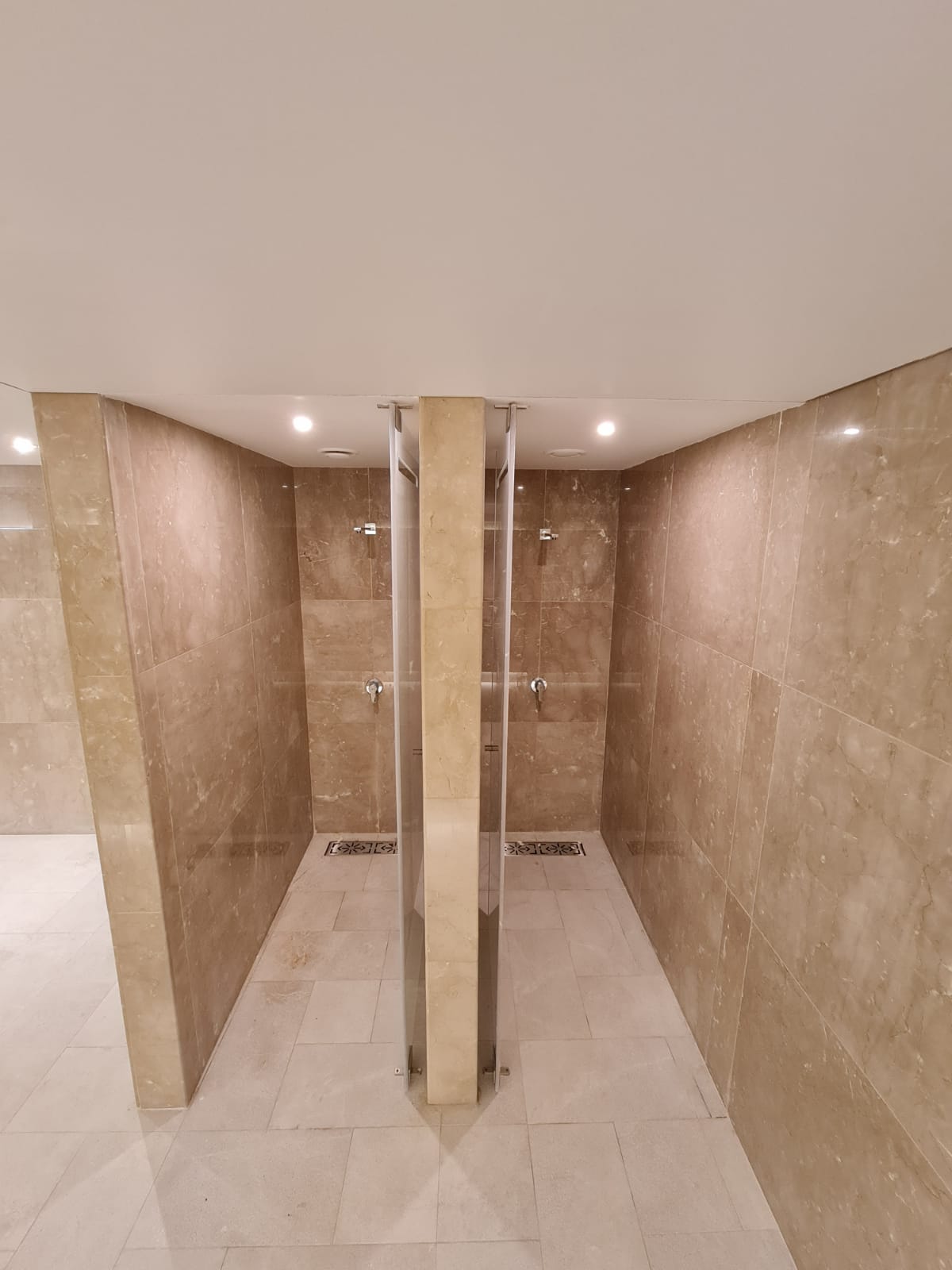 שיפוץ ספא ובריכה במלון