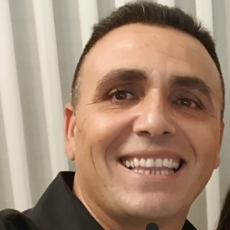 מוטי פרץ - חברת אלומיניום , תמונת פנים