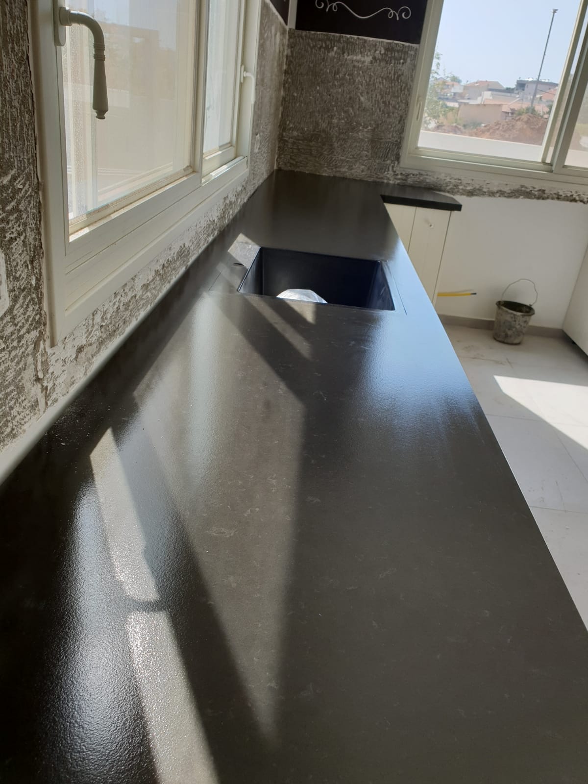 שיש למטבחים