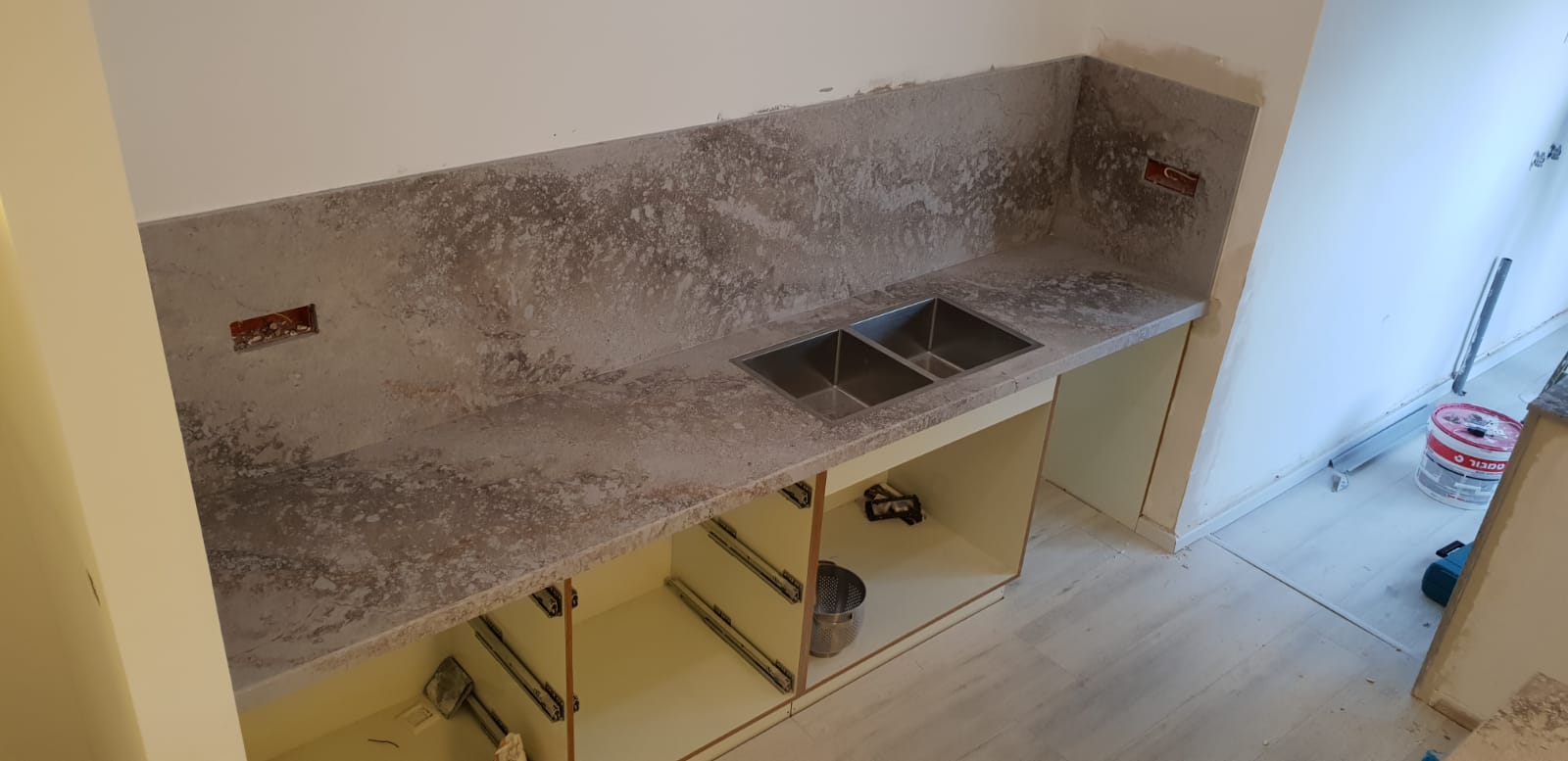 שיש למטבחים