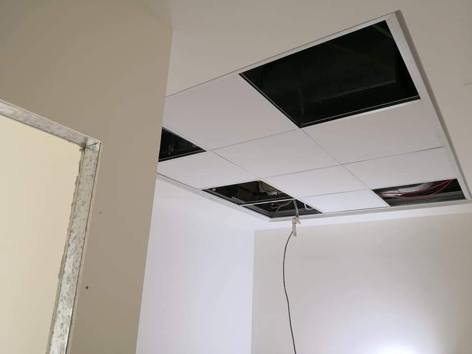 בנית משרדים מגבס סינרים ותקרה אקוסטית הכולל שפכטל וצבע