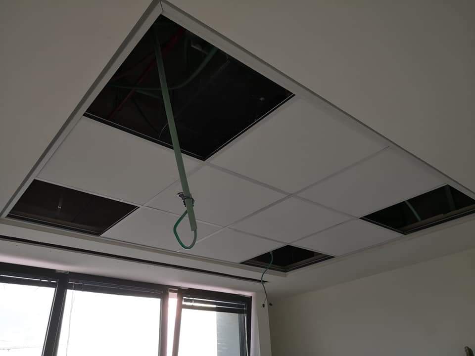 בנית משרדים מגבס סינרים ותקרה אקוסטית הכולל שפכטל וצבע