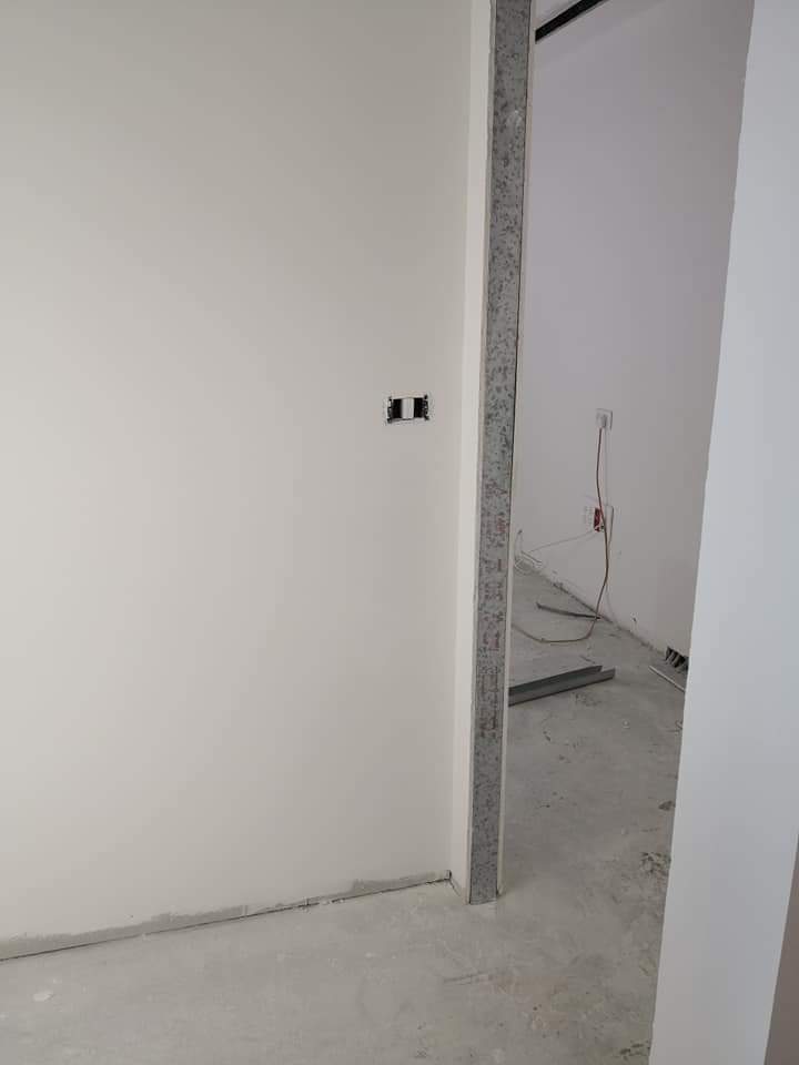 בנית משרדים מגבס סינרים ותקרה אקוסטית הכולל שפכטל וצבע