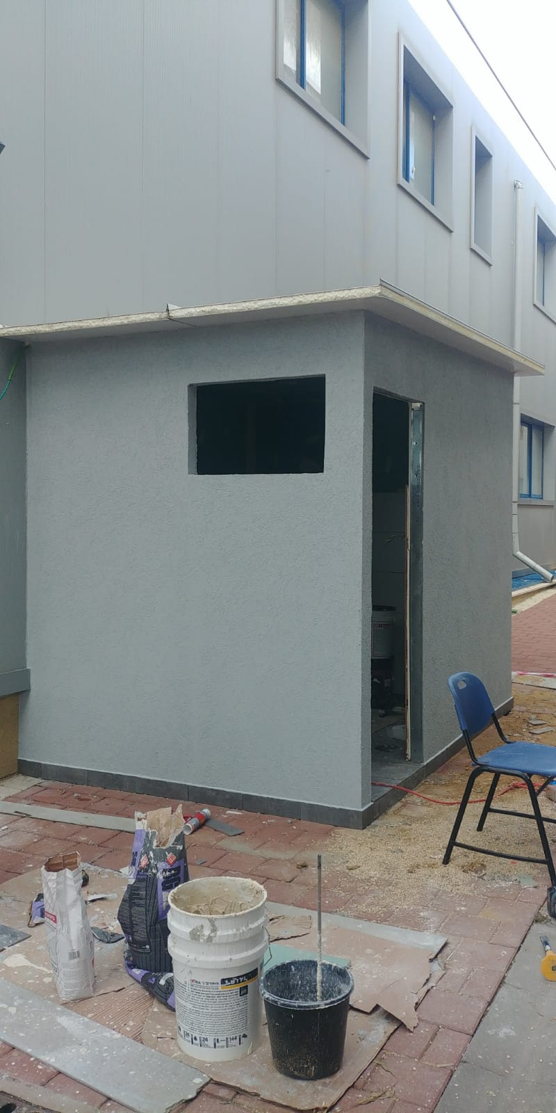 בנית שירותים מבניה קלה