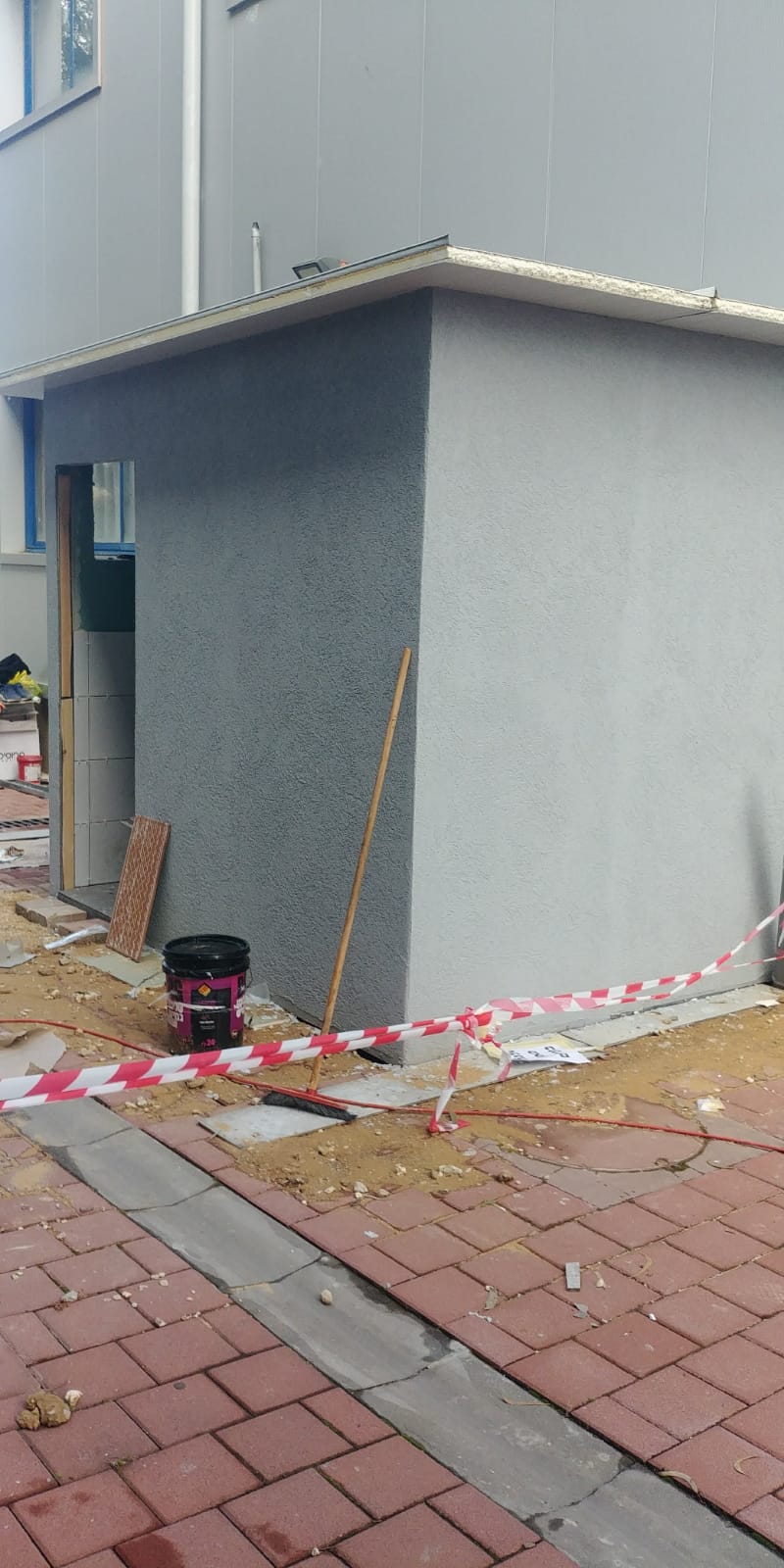 בנית שירותים מבניה קלה