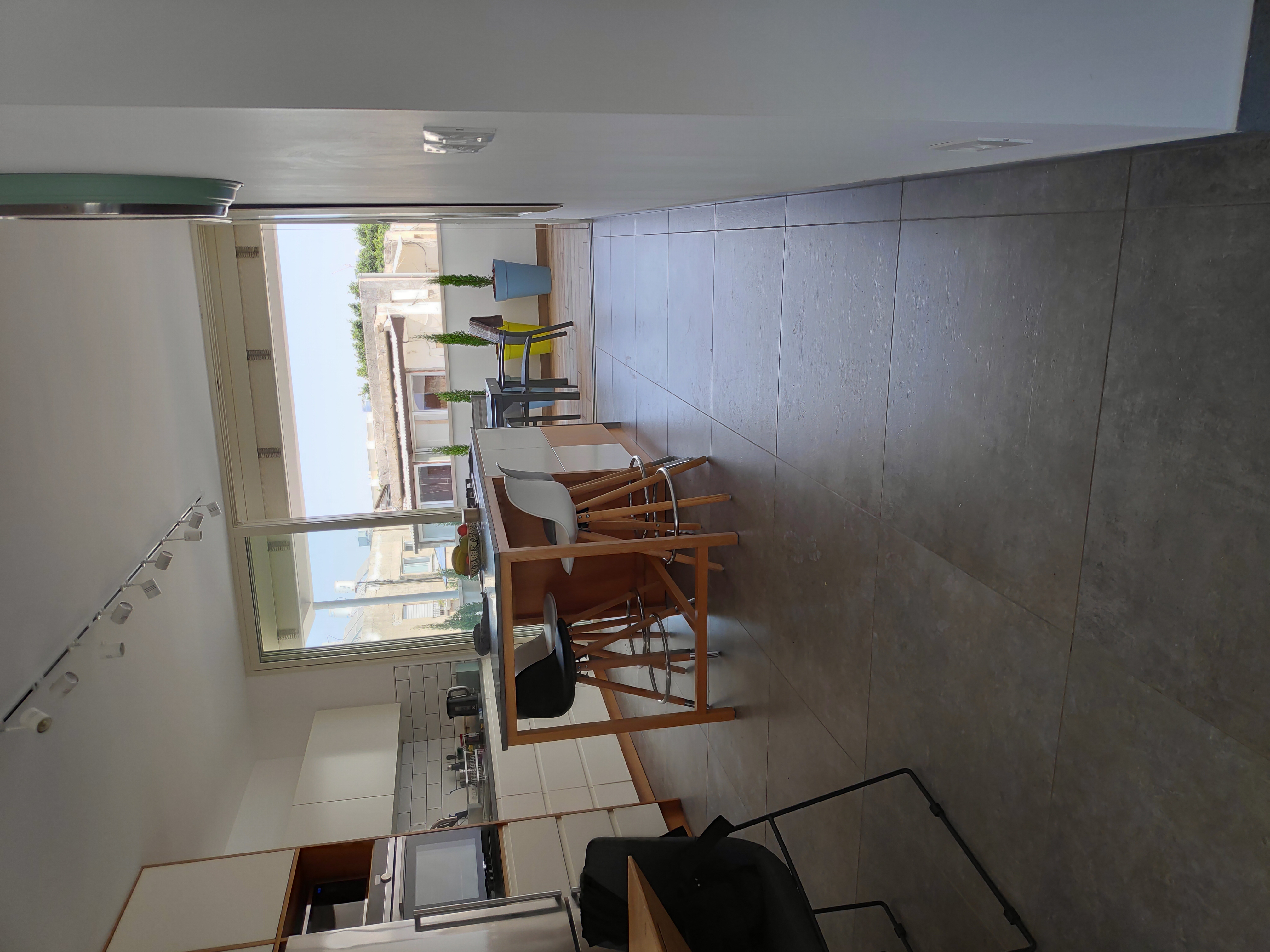 שיפוץ שתי מקלחות וסלון