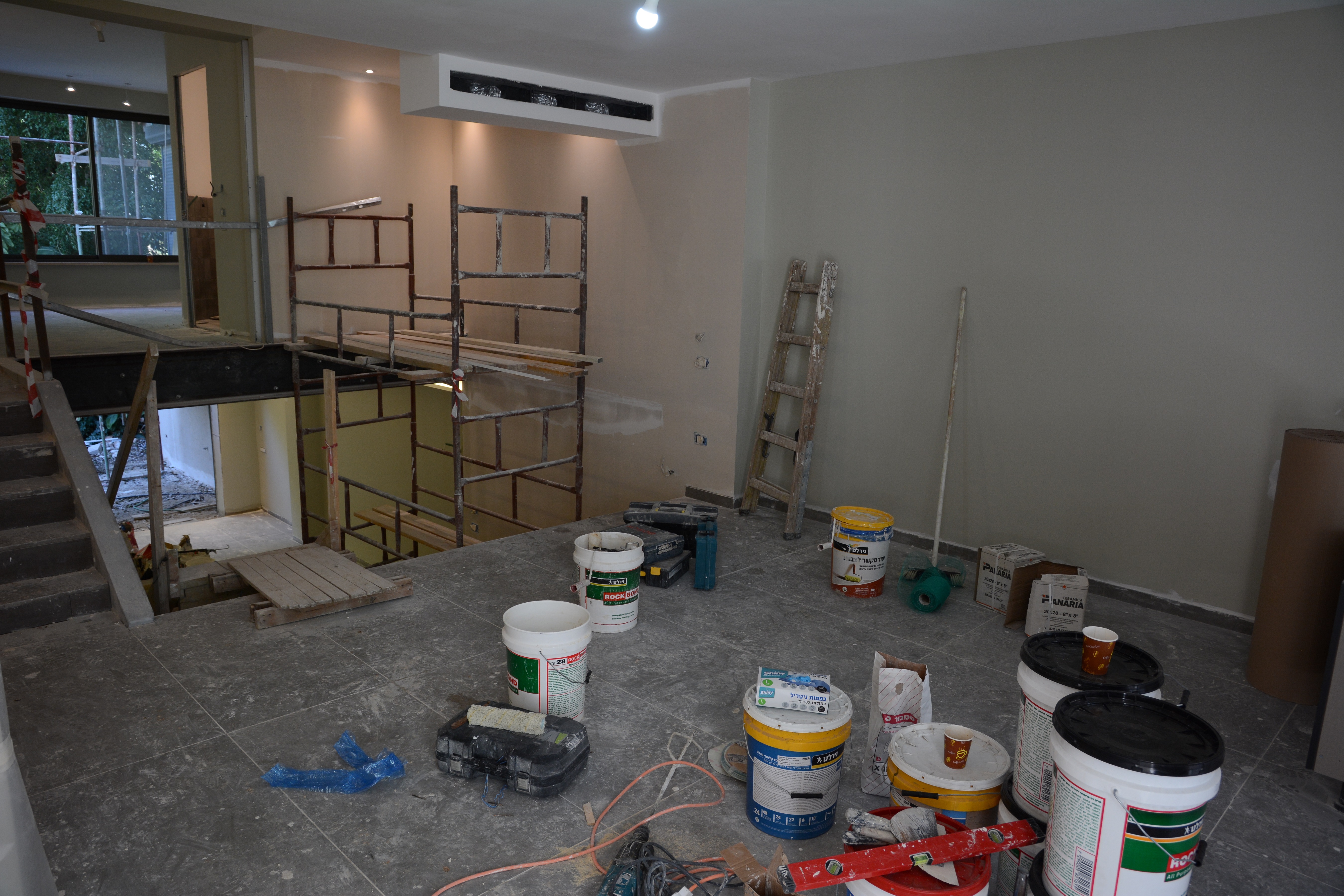 בניה וגמר רמת אביב ג'