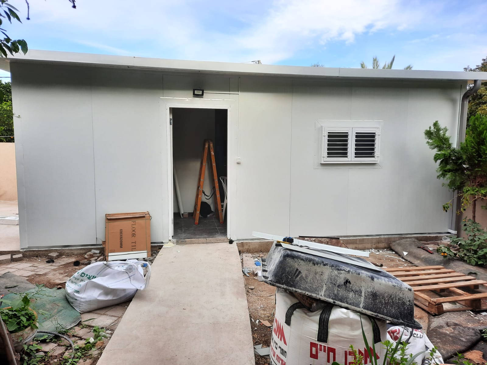 יחידת דיור מבניה קלה