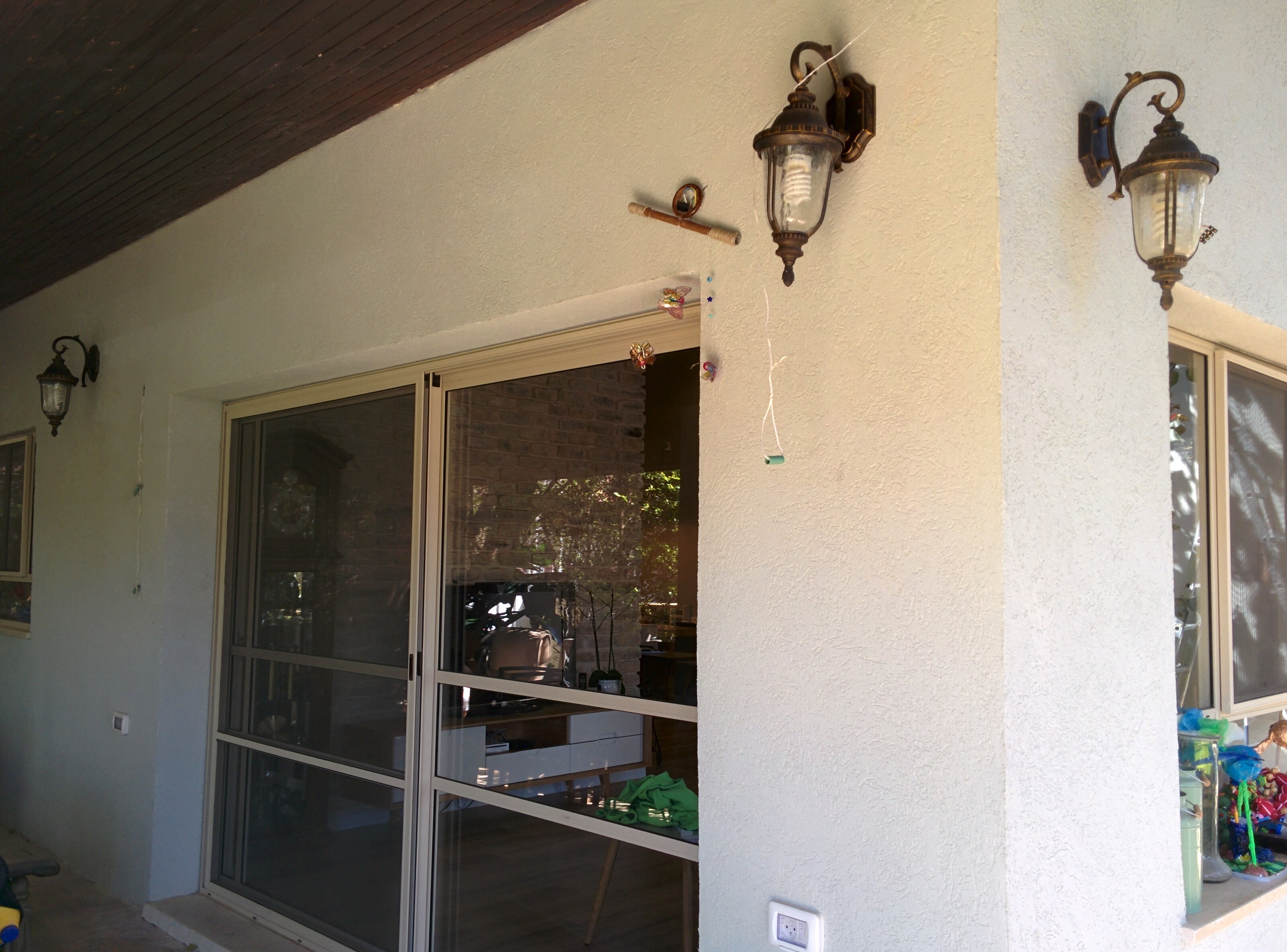 ציפויים דקורטיביים ועבודות גמר שונות