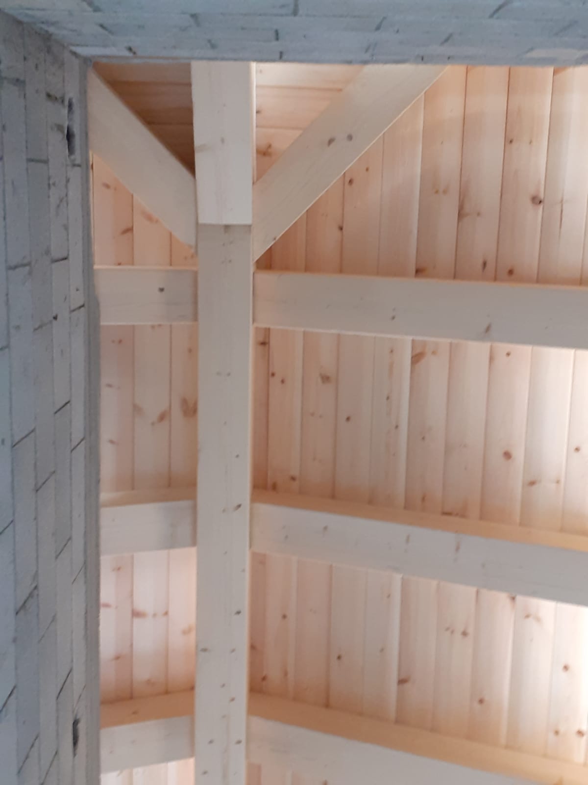 גגות רעפים פרגולות ודקים