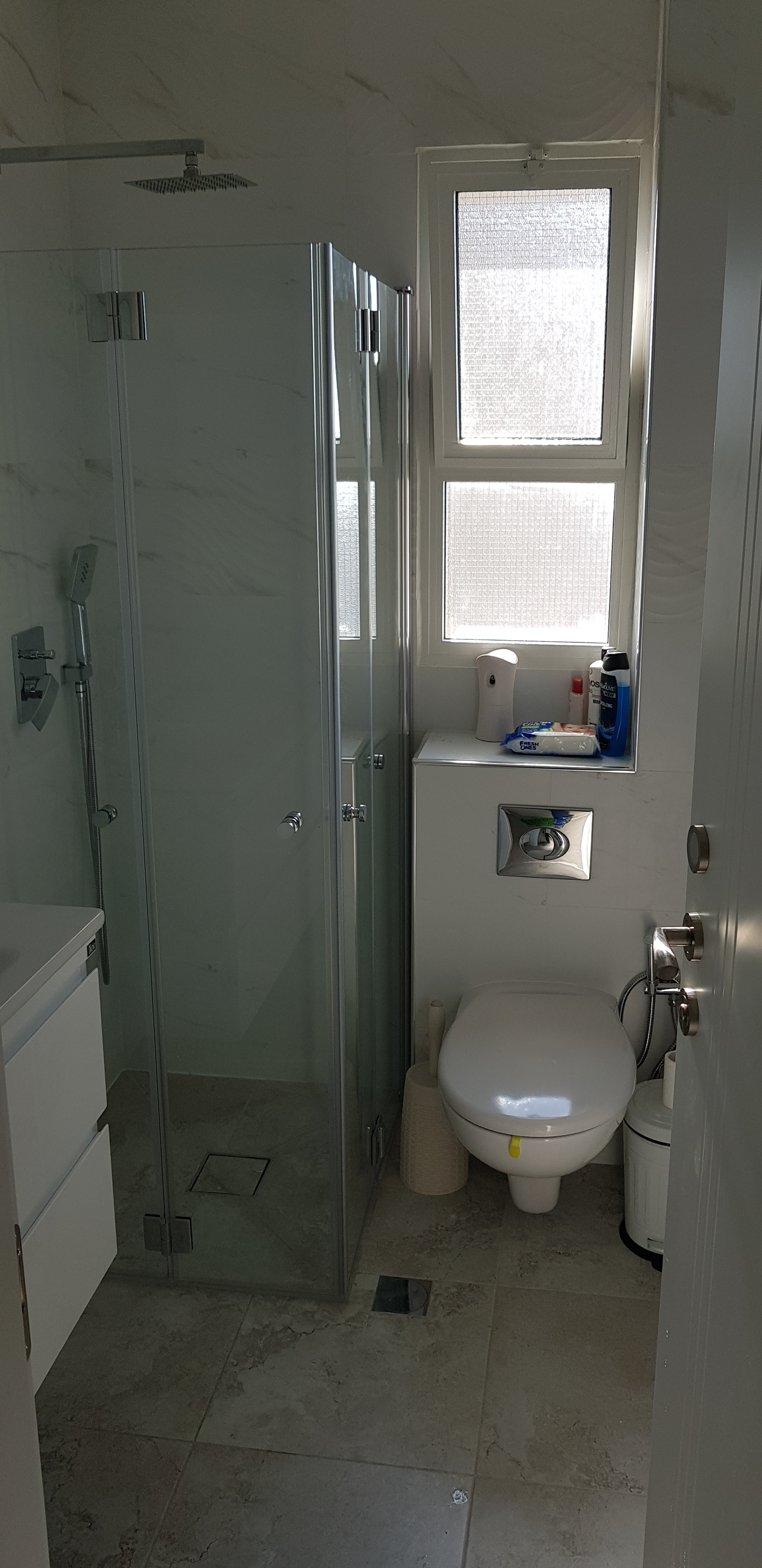 תכנון עיצוב וביצוע עבודות  בסלון, מקלחת ומטבח