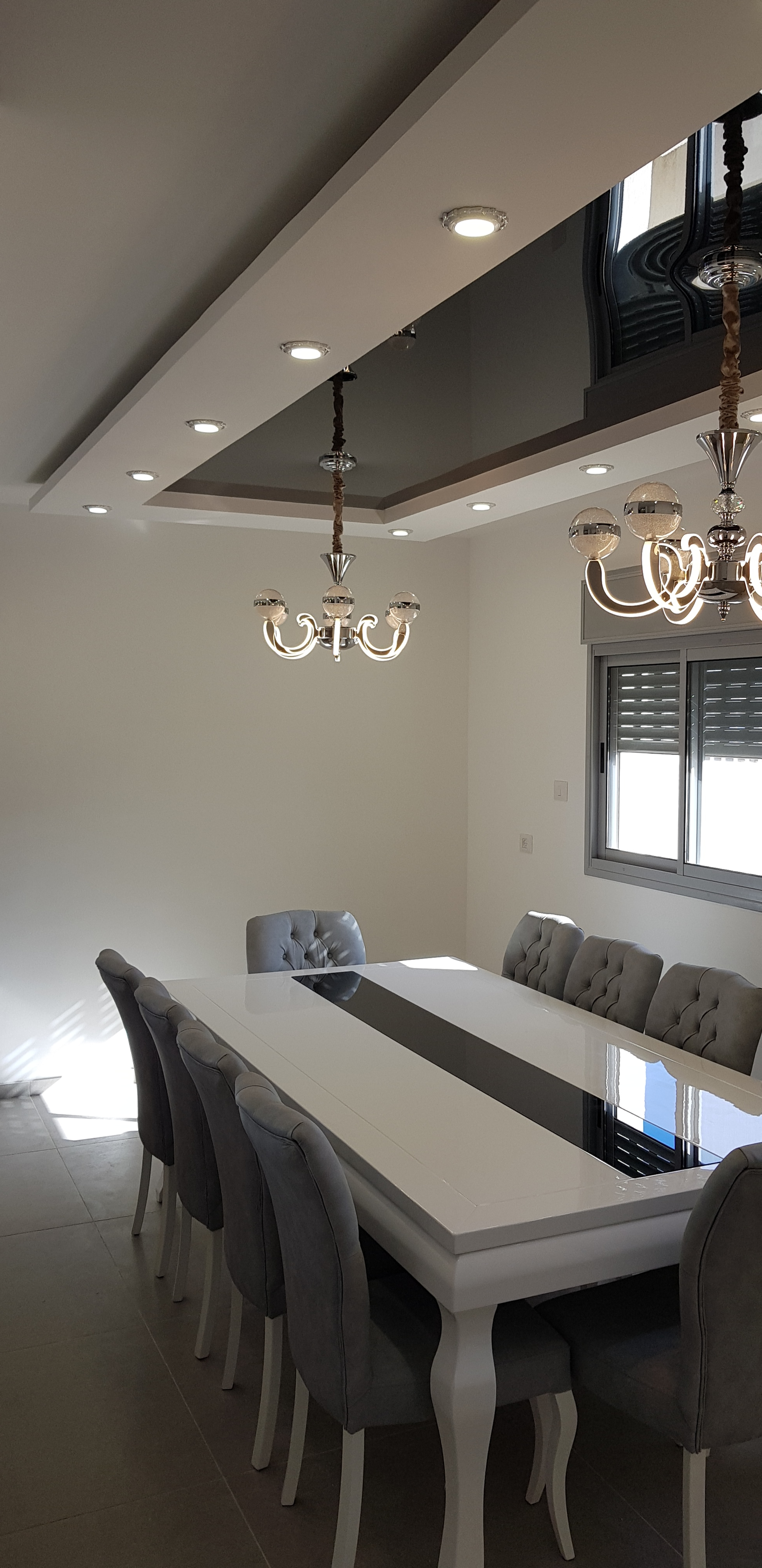 עבודות גבס עיצובי בשילוב תקרה מתוחה