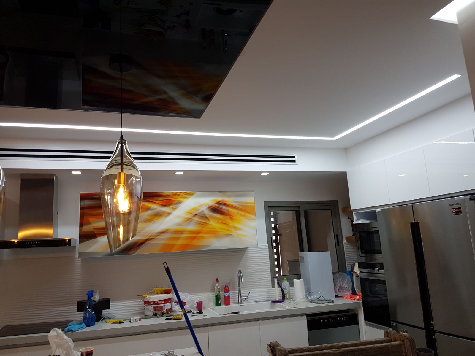 עבודות גבס עיצובי בשילוב תקרה מתוחה