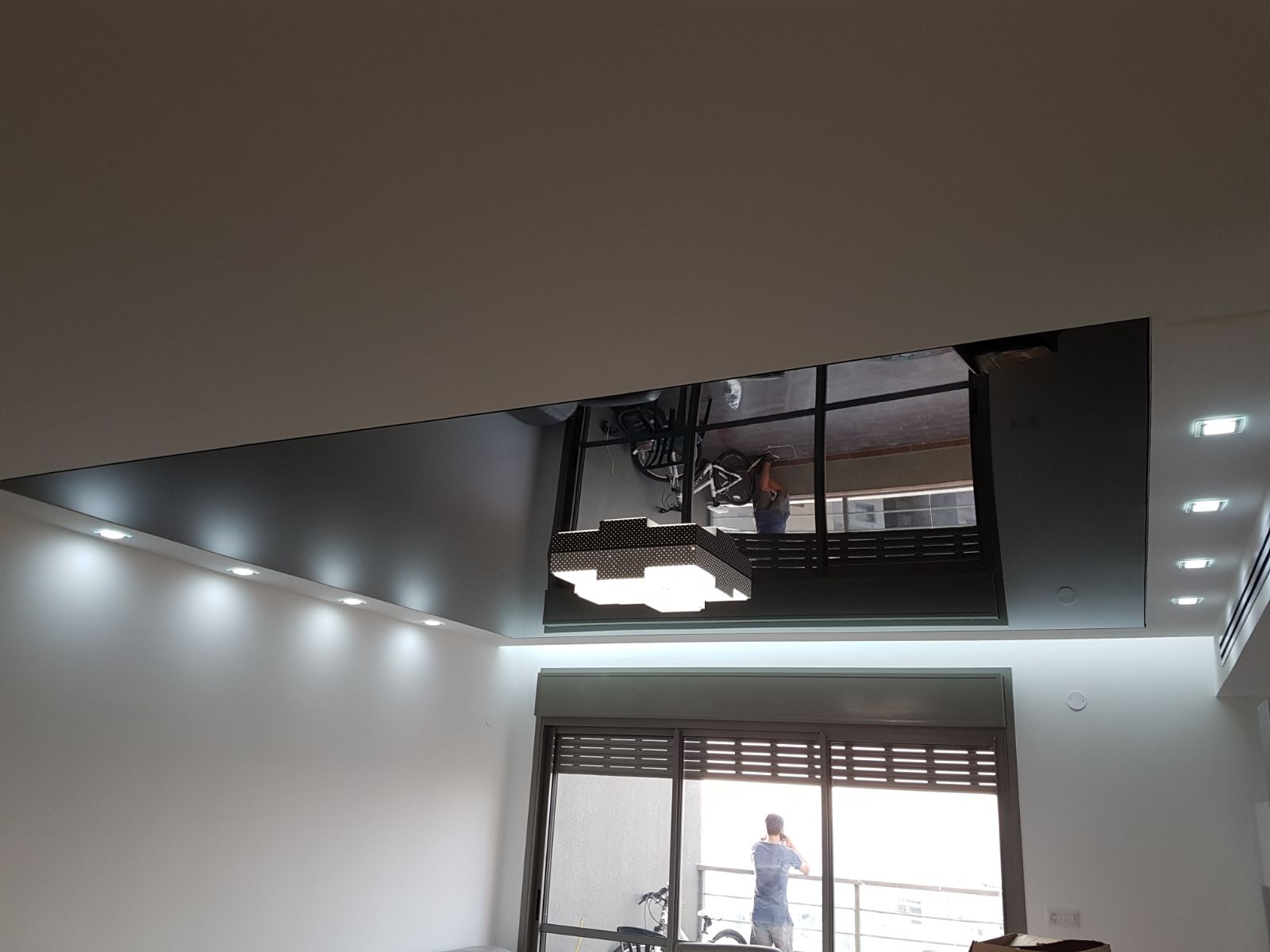 עבודות גבס עיצובי בשילוב תקרה מתוחה