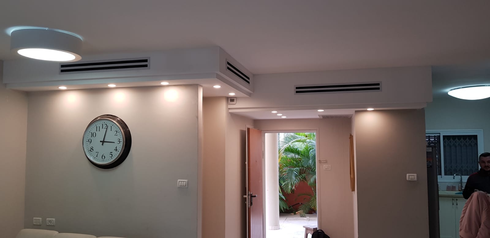 עבודות גבס עיצובי בשילוב תקרה מתוחה