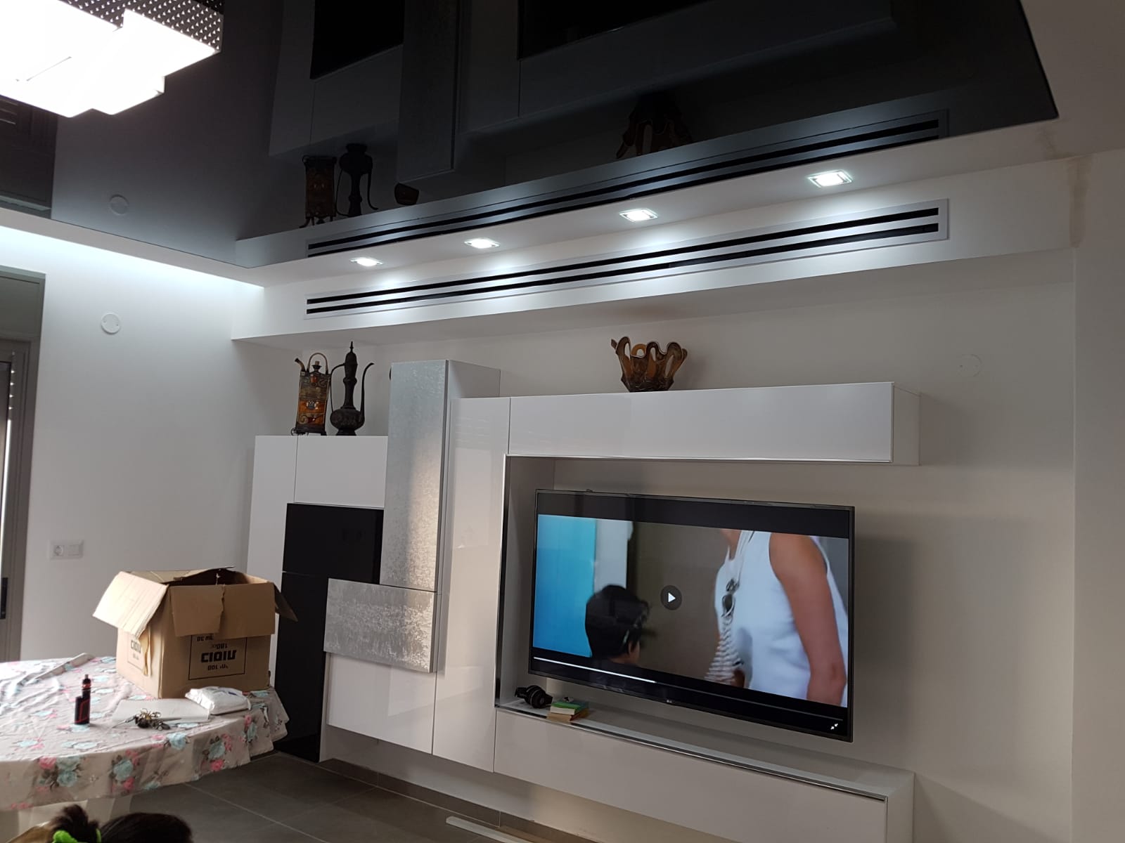 עבודות גבס עיצובי בשילוב תקרה מתוחה