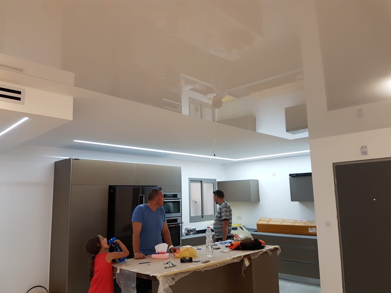 עבודות גבס עיצובי בשילוב תקרה מתוחה