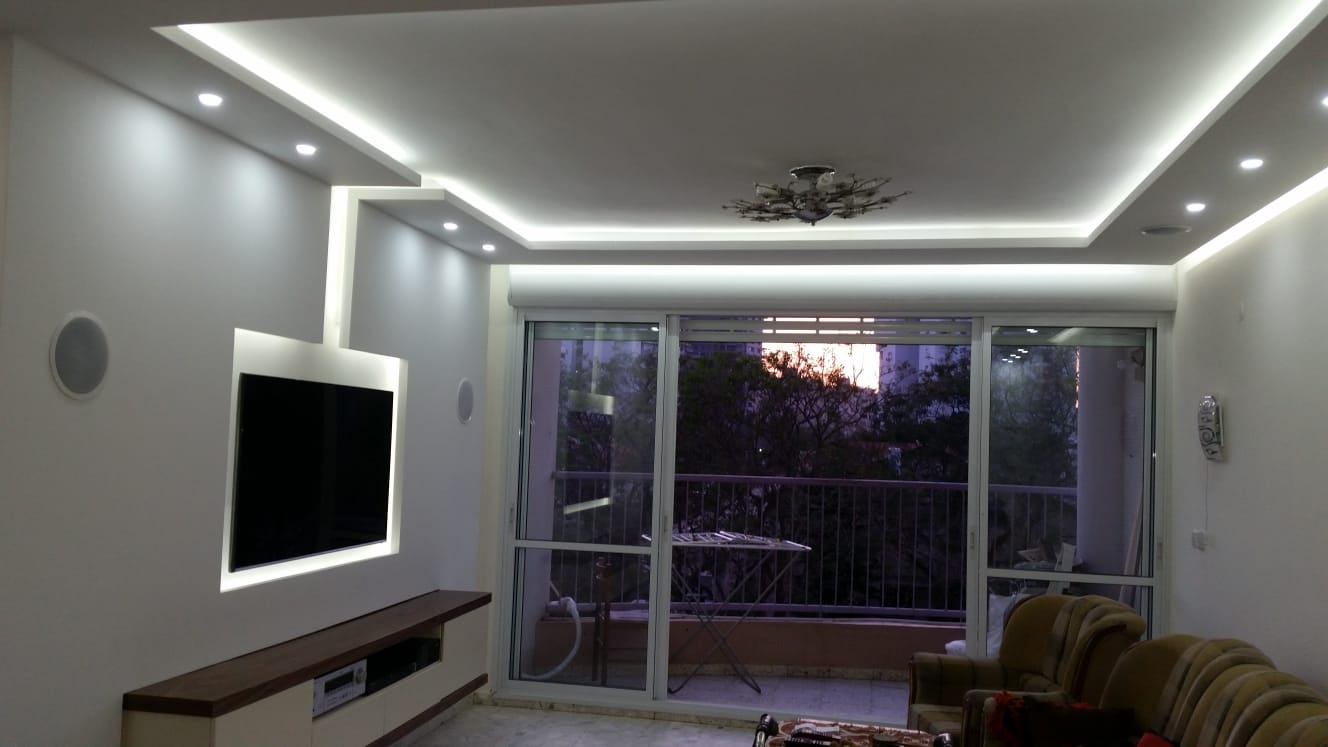 עבודות גבס עיצובי בשילוב תקרה מתוחה