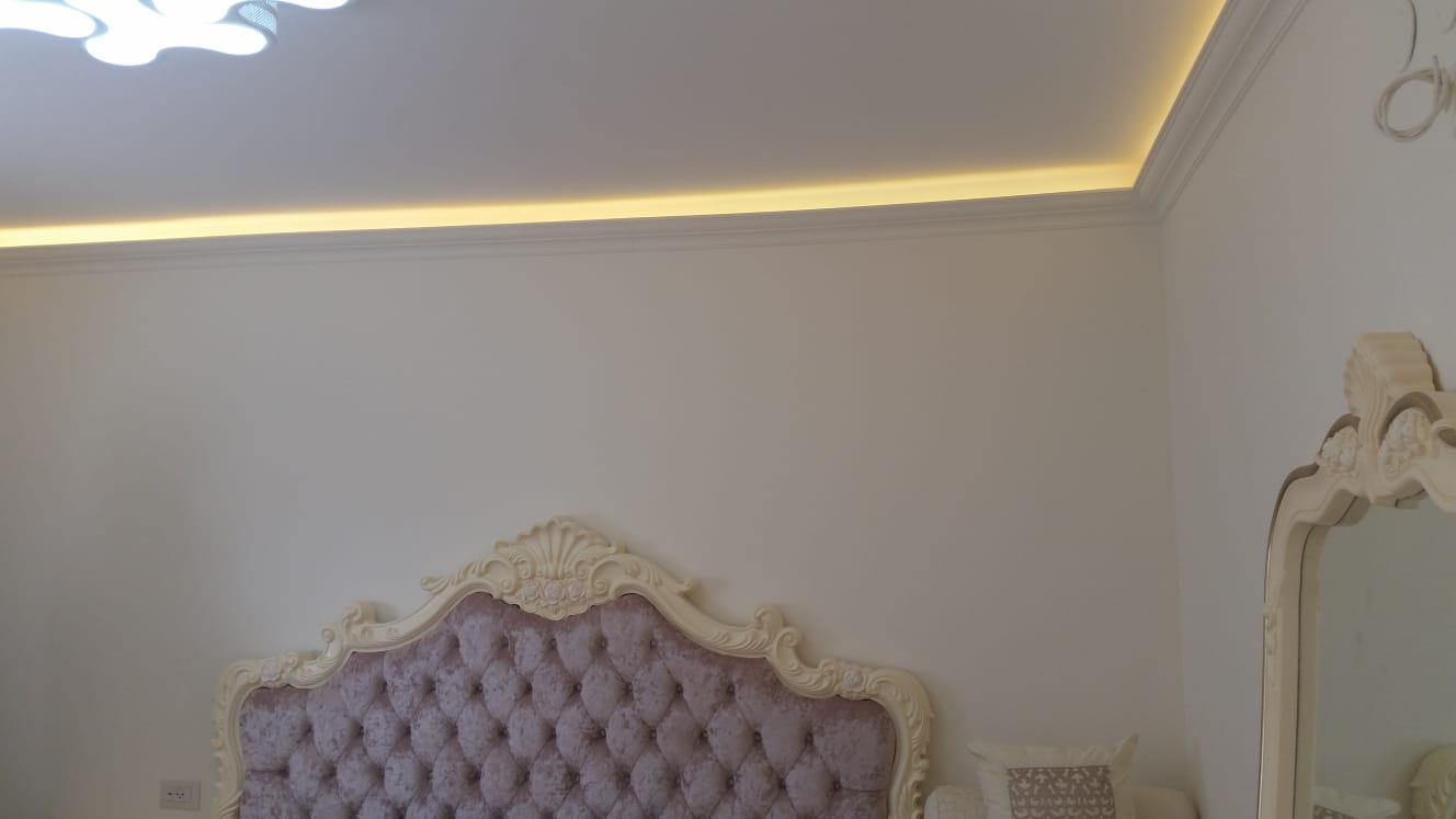 עבודות גבס עיצובי בשילוב תקרה מתוחה