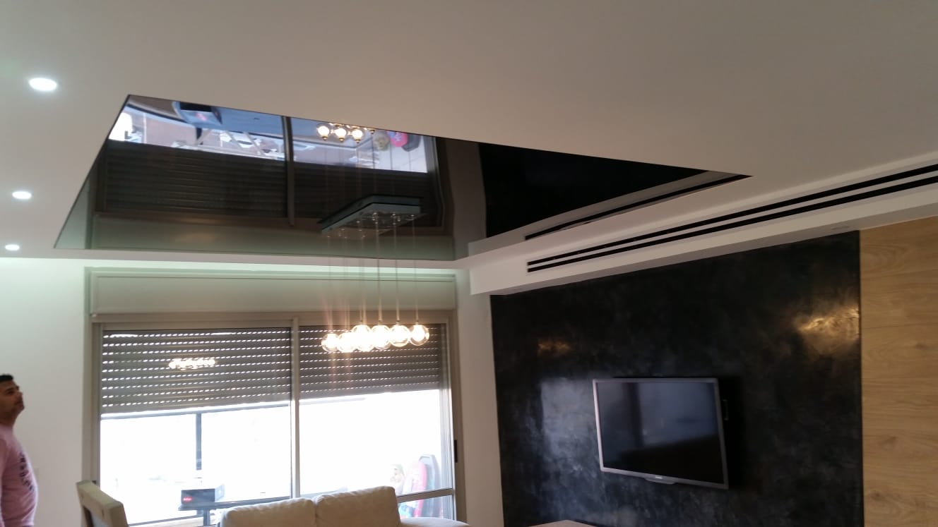 עבודות גבס עיצובי בשילוב תקרה מתוחה