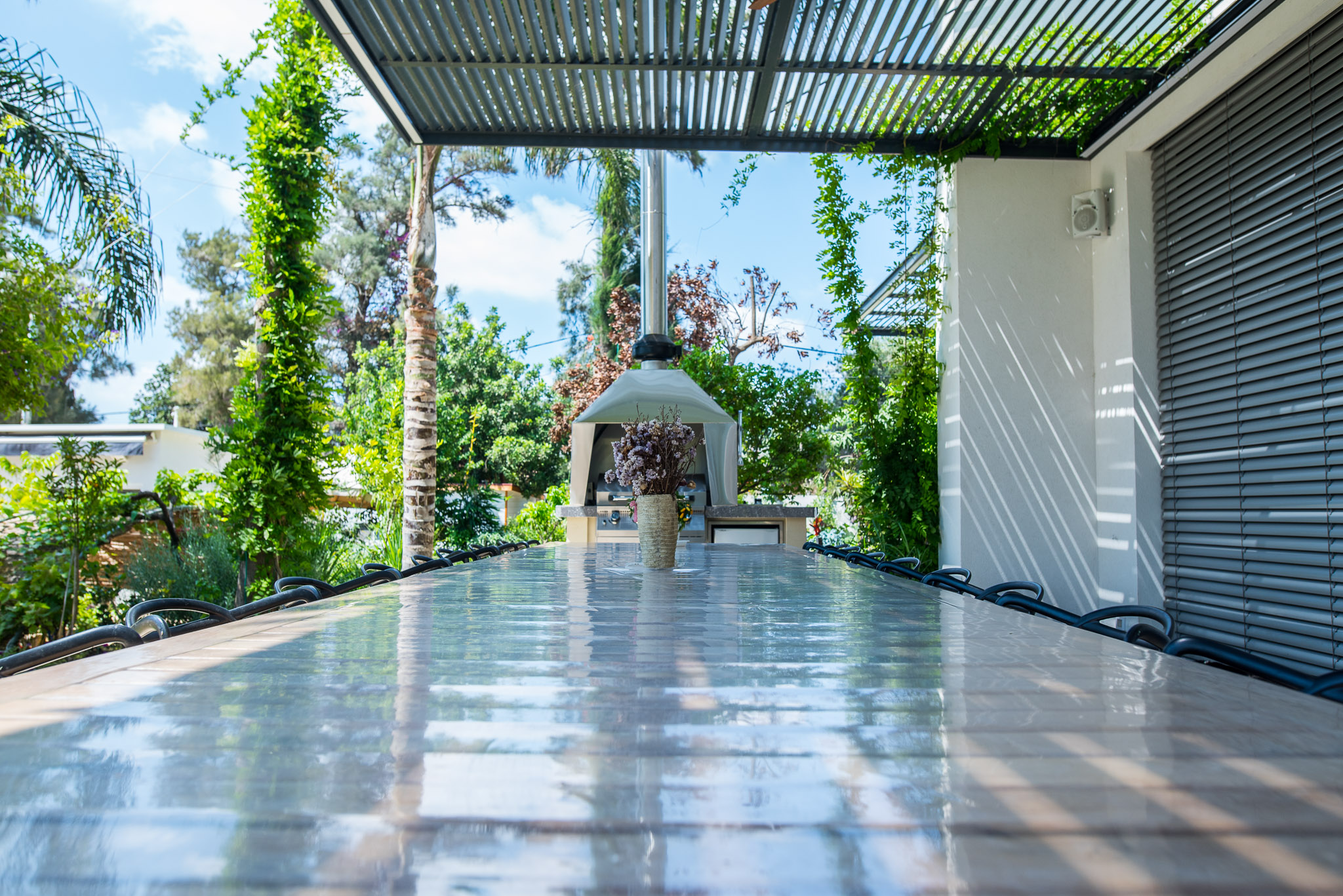 בית פרטי בנחלה בשרון + בית אורחים + בריכה.