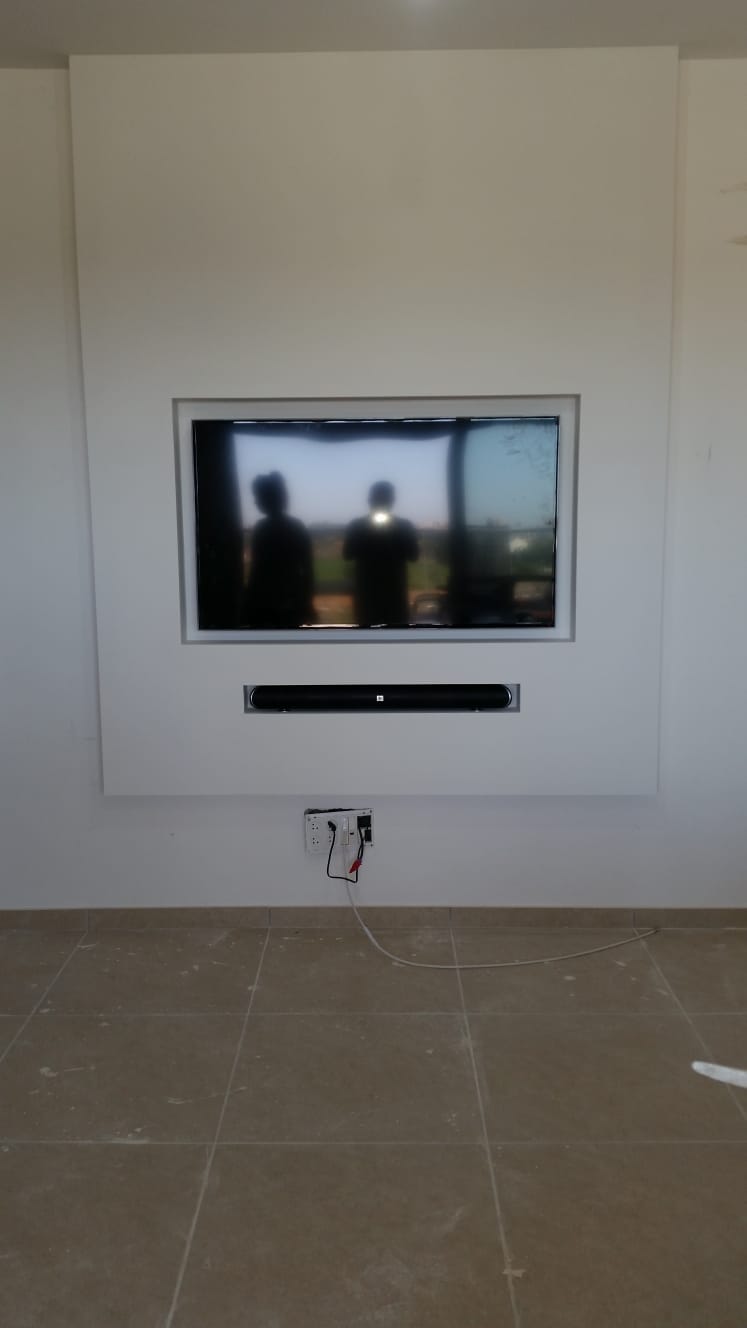 עבודות גבס עיצובי בשילוב תקרה מתוחה