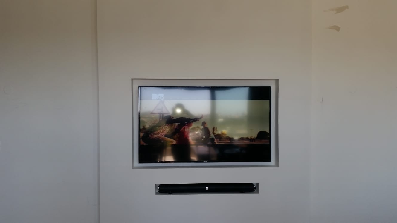 עבודות גבס עיצובי בשילוב תקרה מתוחה