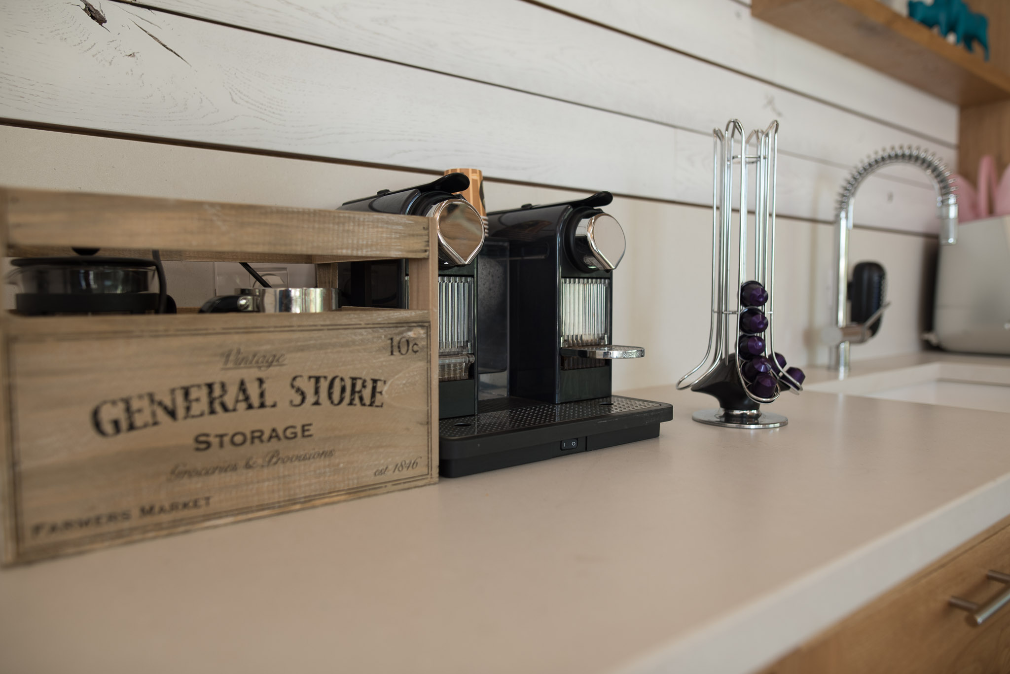 בית פרטי בנחלה בשרון + בית אורחים + בריכה.