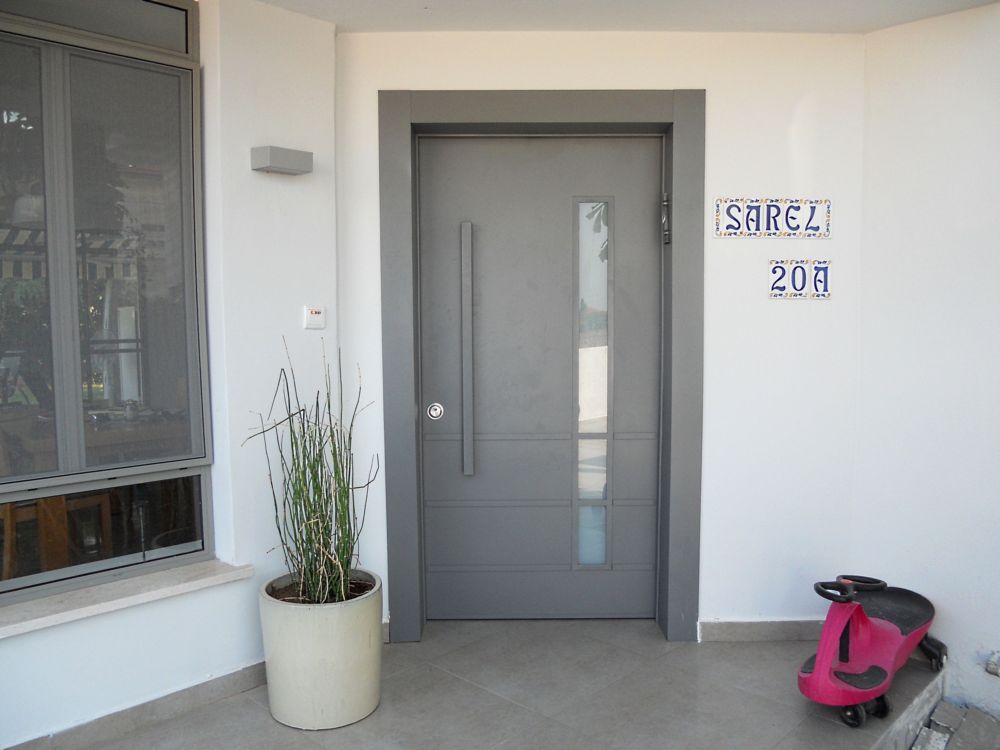 מגוון דלתות