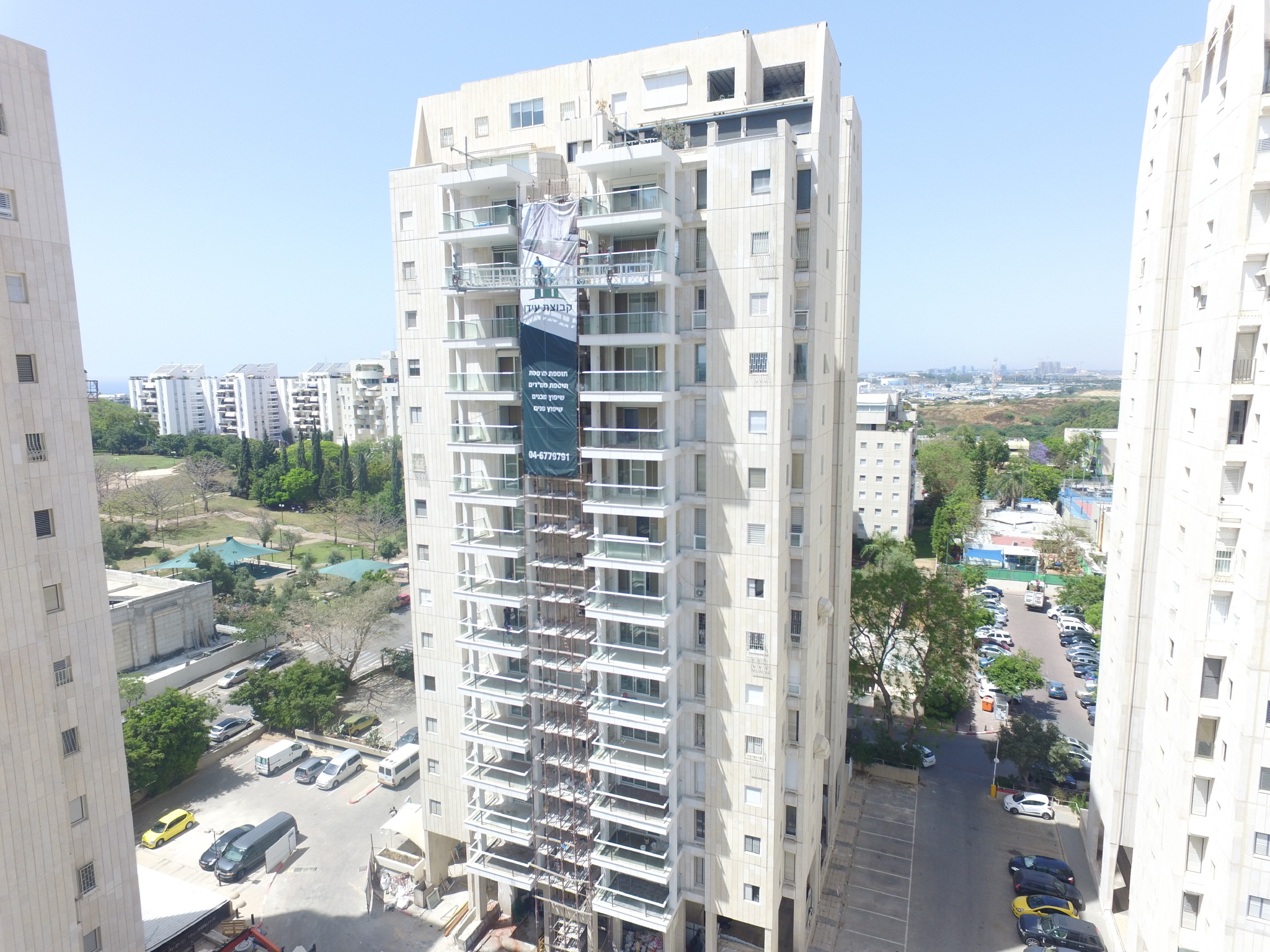 שיפוץ חזיתות ובניית מרפסות