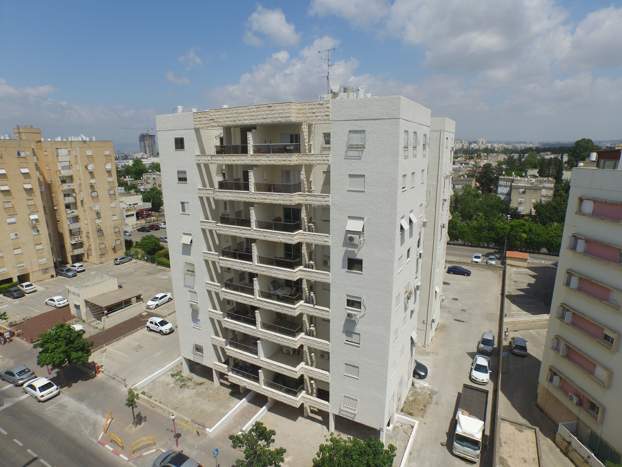 שיפוץ חזיתות ובניית מרפסות