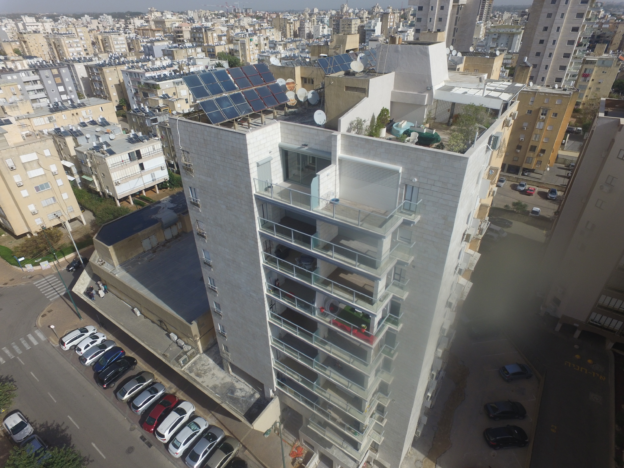 שיפוץ חזיתות ובניית מרפסות