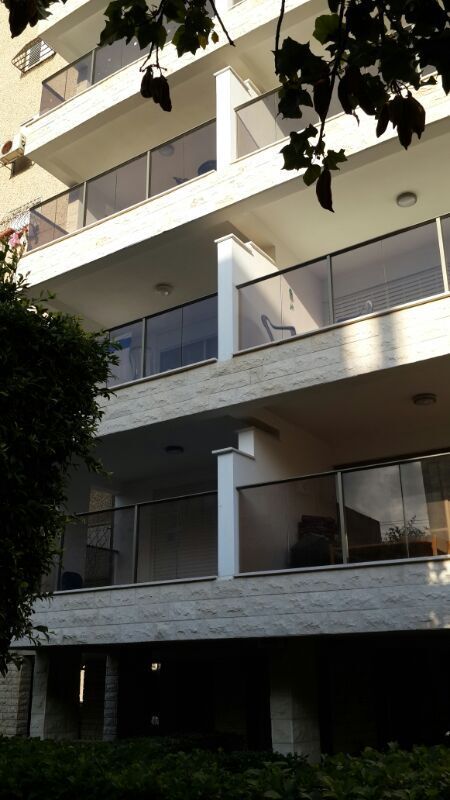 שיפוץ חזיתות ובניית מרפסות