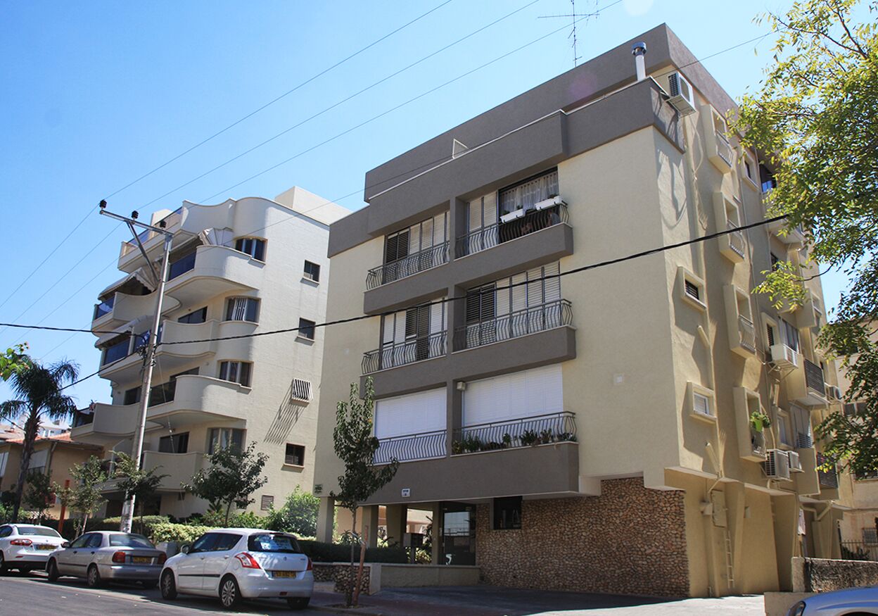 שיפוץ חזיתות ובניית מרפסות