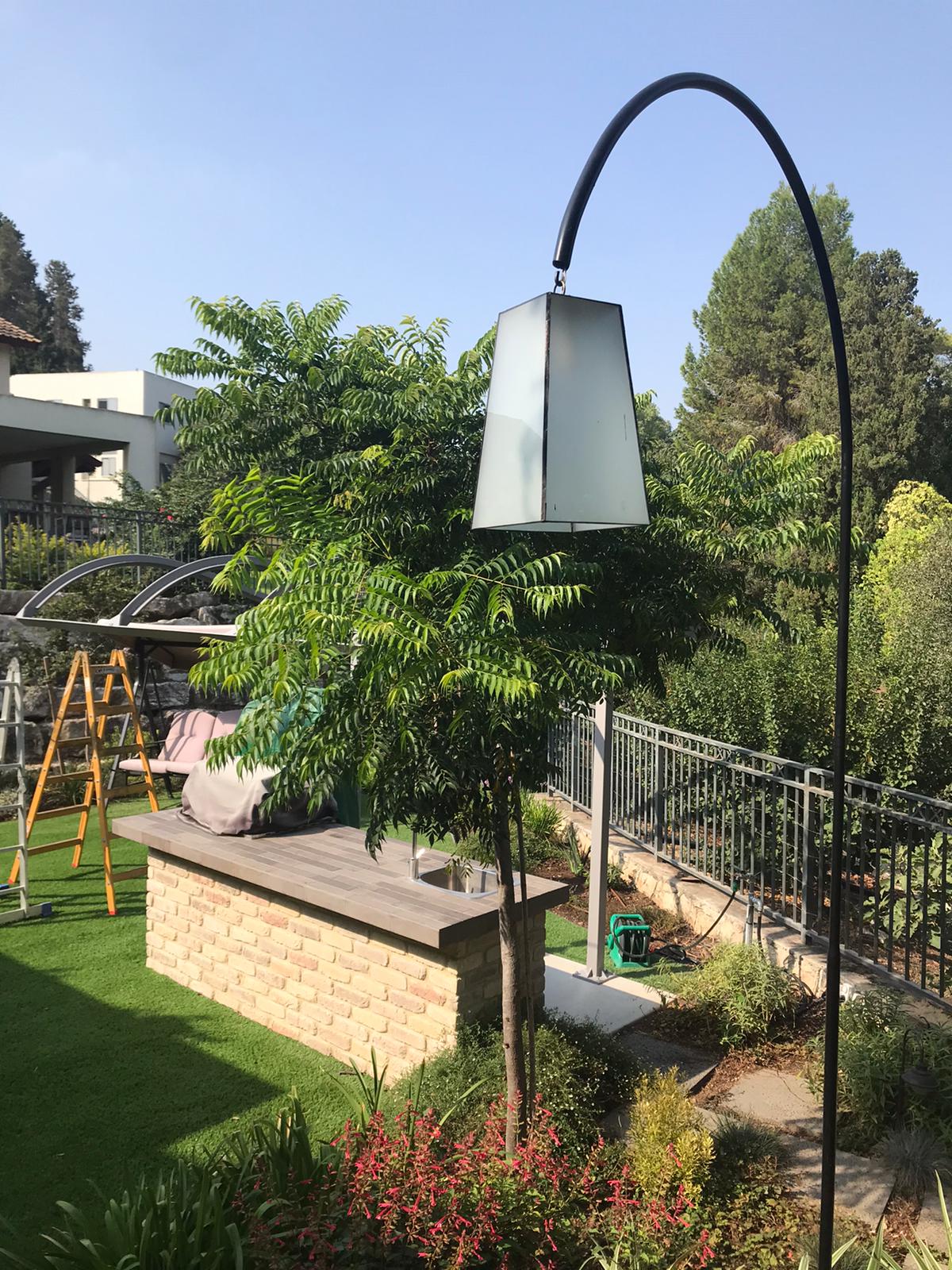 עיצובים לבית ולגינה ממתכת