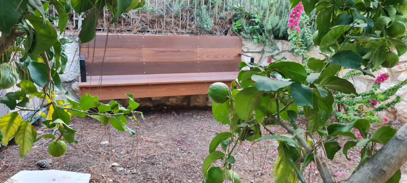 עיצובים לבית ולגינה ממתכת