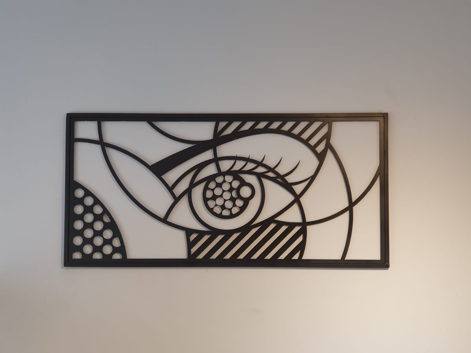 עיצובים לבית ולגינה ממתכת